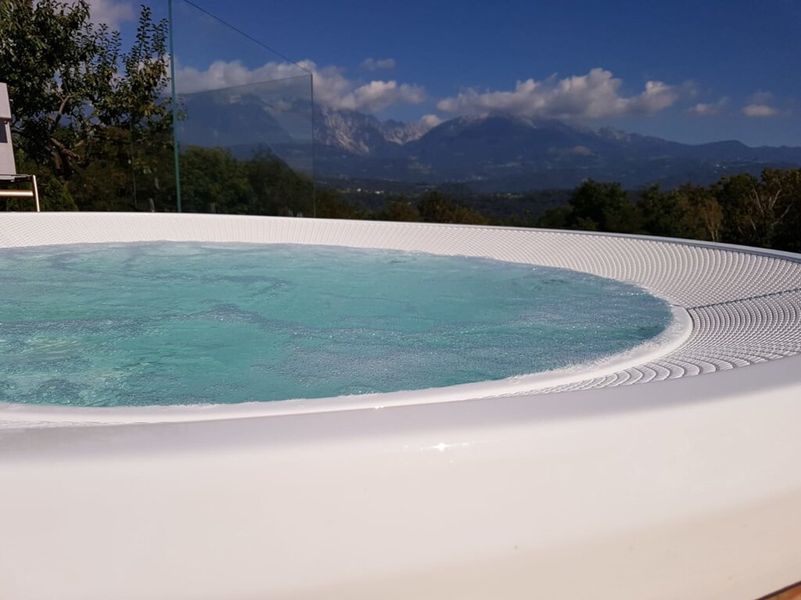 СПА бассейн Comfort SPA Infiniti Round - Luxury SPA &Oslash;240*100 Інфініті, що вбудовується LS-04 infloor фото